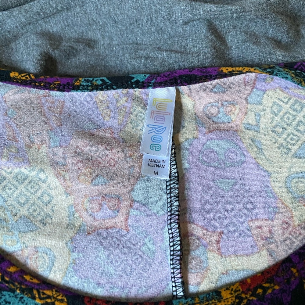 LulaRoe Perfect T - Picture 3 of 4